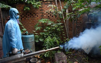 Xử lý các hộ dân để muỗi trú ngụ, gây bệnh sốt xuất huyết