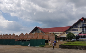 Chợ Bảo Lộc bị khuất bởi 28 ki ốt xây thêm