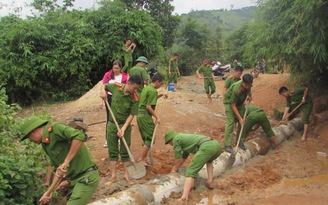 Tháng Thanh niên: Nghĩa tình ở... cổng trời