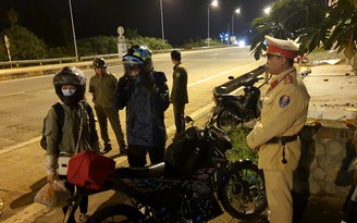 Lâm Đồng: Nhiều xe vi phạm lao thẳng vào lực lượng CSGT trên QL20
