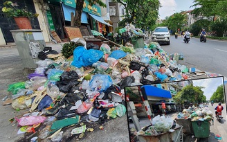 Hà Nội “ngập” rác sinh hoạt ở nội đô