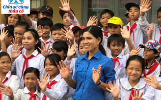 Chia sẻ cùng thầy cô: Cô giáo Khmer nặng lòng với học sinh nghèo