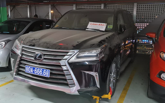 Từ vụ xe sang gắn biển xanh bỏ quên, 'lộ' nhiều dấu hỏi