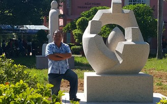 Thêm một tác phẩm điêu khắc bị sao chép ở công viên biển Tuy Hòa