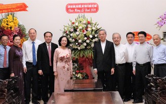 Trưởng ban Dân vận T.Ư thăm, chúc Giáng sinh ở TP.HCM và Đồng Nai