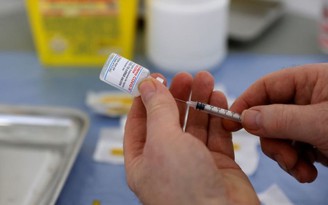 Nga bị cáo buộc phá uy tín vắc xin Covid-19 của Mỹ