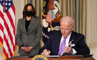 Tổng thống Biden dồn dập ra các chính sách mới