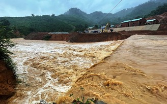Bão số 5 gây mưa lụt từ Hà Tĩnh đến Quảng Ngãi