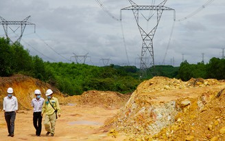 Trò chơi ú tim dưới đường dây cao thế