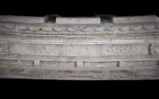 Những bảo vật quốc gia mới: Hải đường nở trên bàn thờ Phật chùa Xuân Lũng