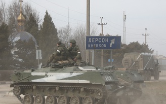 Nga tiến quân vào Donbass, Ukraine bị phá hủy nhiều căn cứ