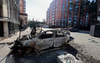 Kyiv bị siết chặt vòng vây