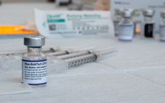 Mỹ: FDA phê duyệt liều vắc xin thứ 4 cho người từ 50 tuổi trở lên