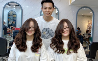 Anh thợ tóc 'phù phép' giúp 2 chị em sinh đôi che khiếm khuyết mắt