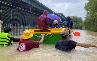 Nghệ An, Hà Tĩnh hàng ngàn nhà dân bị ngập lụt