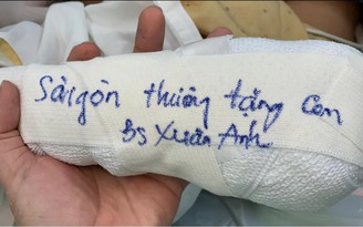 Bác sĩ ở TP.HCM và nhiều người tặng bé gái 5 tuổi ở Hà Giang 'bàn tay' mới