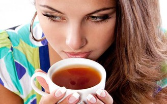 Điều gì có thể xảy ra nếu bạn uống 4 tách trà mỗi ngày?