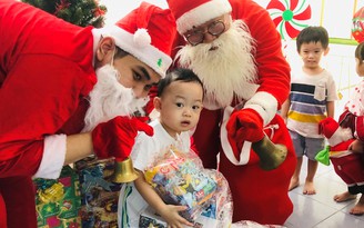 Kiếm tiền triệu nhờ làm ông già Noel