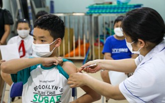 Chưa đến 60% trẻ từ 5 đến dưới 12 tuổi tại Hà Nội tiêm đủ 2 mũi vắc xin Covid-19