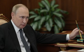 Ông Putin ra lệnh ngừng bắn tạm thời ở Ukraine