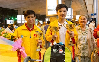 Ngày về rạng rỡ của nhà vô địch trẻ cờ vua thế giới Nguyễn Anh Khôi