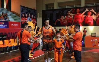 “Độc cô cầu bại” Nguyễn Văn Hùng tỏa sáng ở giải bóng rổ nhà nghề Việt Nam