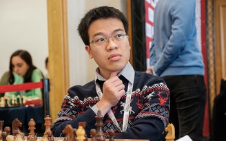 Lê Quang Liêm đỉnh đạc đánh bại cựu vô địch nữ cờ vua thế giới ở Gibraltar Masters