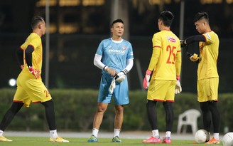 HLV thủ môn tuyển Việt Nam gia nhập Hà Nội FC