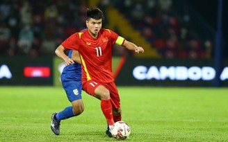 ‘Sát thủ’ U.23 Việt Nam vui buồn lẫn lộn trong ngày đồng đội đăng quang