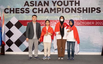 Nữ sinh lớp 11 lập thành tích xuất sắc ở giải cờ vua trẻ châu Á
