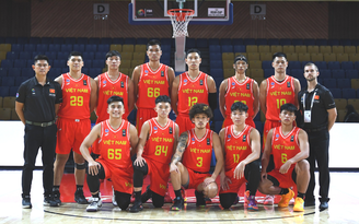 Thắng đậm Tahiti, HLV tuyển bóng rổ Việt Nam dành lời khen đặc biệt các học trò