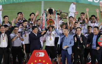 Bảng xếp hạng vòng 25 V-League 2022: Hà Nội FC đăng quang, CLB Sài Gòn dễ rớt hạng