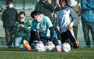 Công Phượng tập luyện cùng CLB Yokohama