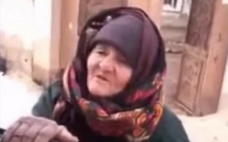Video cụ bà Syria nguyền rủa phiến quân IS lan truyền trên internet