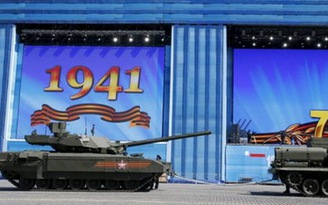 Siêu xe tăng Armata của Nga bị sự cố trên Quảng trường Đỏ ?