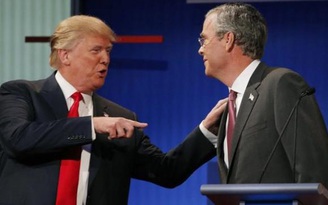 Jeb Bush đập lại Donald Trump là ‘vật vô giá trị’