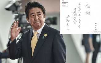 Dân Trung Quốc ca ngợi chữ viết của ông Abe