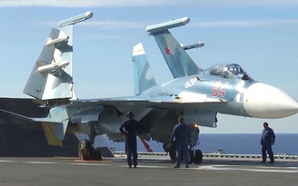 Máy bay tàu sân bay Nga đậu ở căn cứ trên đất Syria?