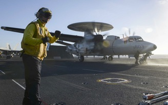 Hạm đội 7 Mỹ sắp nhận máy bay trinh sát E-2D Advanced Hawkeye