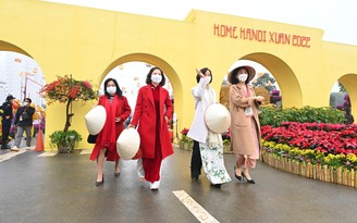 Tết Việt giàu bản sắc tại đường hoa Home Hanoi Xuan 2022