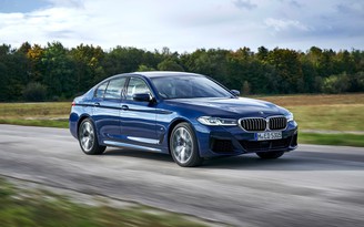 BMW 5 Series: Sedan cho những ‘ông chủ’ thích cầm lái