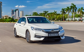 Honda tặng Accord cho khách hàng may mắn khi sắm ô tô