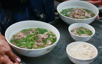 Lâu đời như phở Sài thành