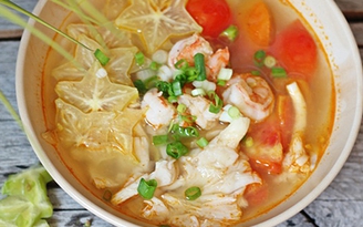 Canh chua tôm nấm mối
