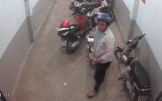 Sợ hãi tột cùng khi 2 tên trộm SH cầm mã tấu quay lại chém chủ nhà