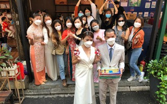 Lễ cưới đặc biệt giữa Sài Gòn: Không nhận phong bì, chỉ nhận sách