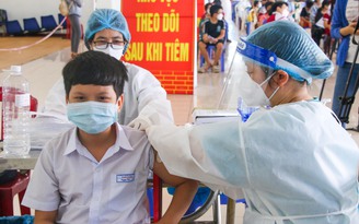 Đà Nẵng: Không có quy định bắt buộc học sinh tiêm vắc xin mới được đi học