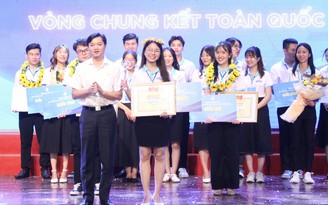 Nữ sinh ĐH Quốc gia TP.HCM giành quán quân Hội thi Thủ lĩnh sinh viên