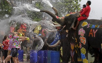 Chùm ảnh: Ấn tượng lễ hội té nước ở Thái Lan
