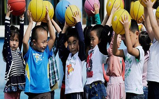 Trung Quốc: Cho trẻ em tham quan biệt thự để khích lệ học tập
